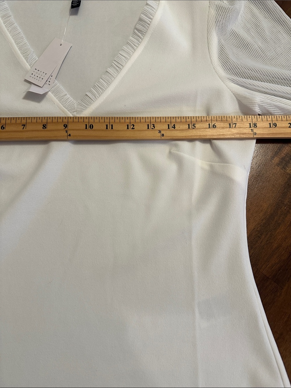 White House Black Market sheer sleeves v-neck blouses size M. Off white NWT - Picture 2 of 7